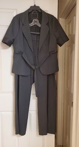 THE LIMITED WOMEN'S SUIT